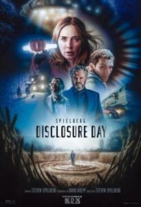 Cartel de la película con un fondo de ciencia ficción y los protagonistas en primer plano.