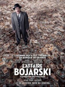 Cartel de La copia perfecta con una escena del París de posguerra.