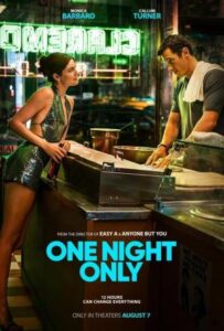 Cartel de la película Una noche al año con los protagonistas en una ciudad iluminada