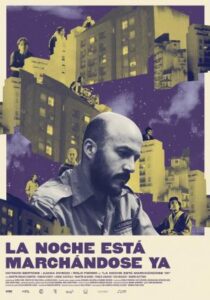 Cartel de una película que muestra un cine en blanco y negro.
