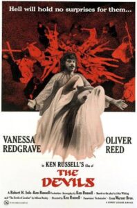 Cartel de la película mostrando un ambiente oscuro y surrealista.